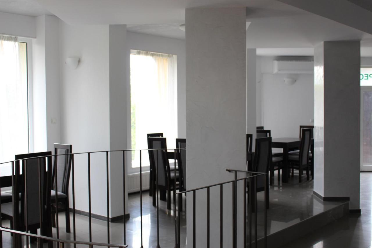 ספרבה בניה Hotel Radi מראה חיצוני תמונה